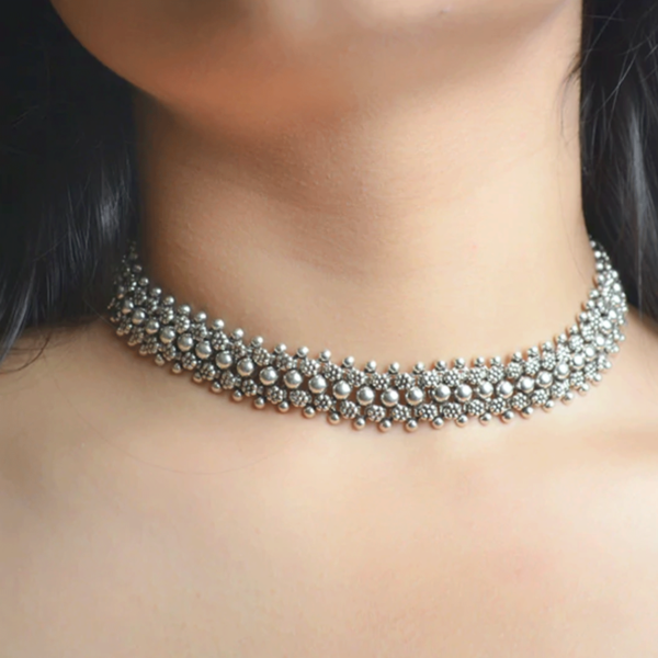 Flower Layer Silver Necklace